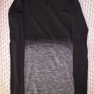 Lululemon swiftly tech long sleeve, size 6!